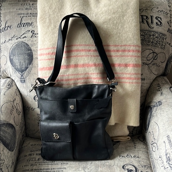 Roots Handbags - Roots new Leather messenger Crossbody Tote Bag - Black